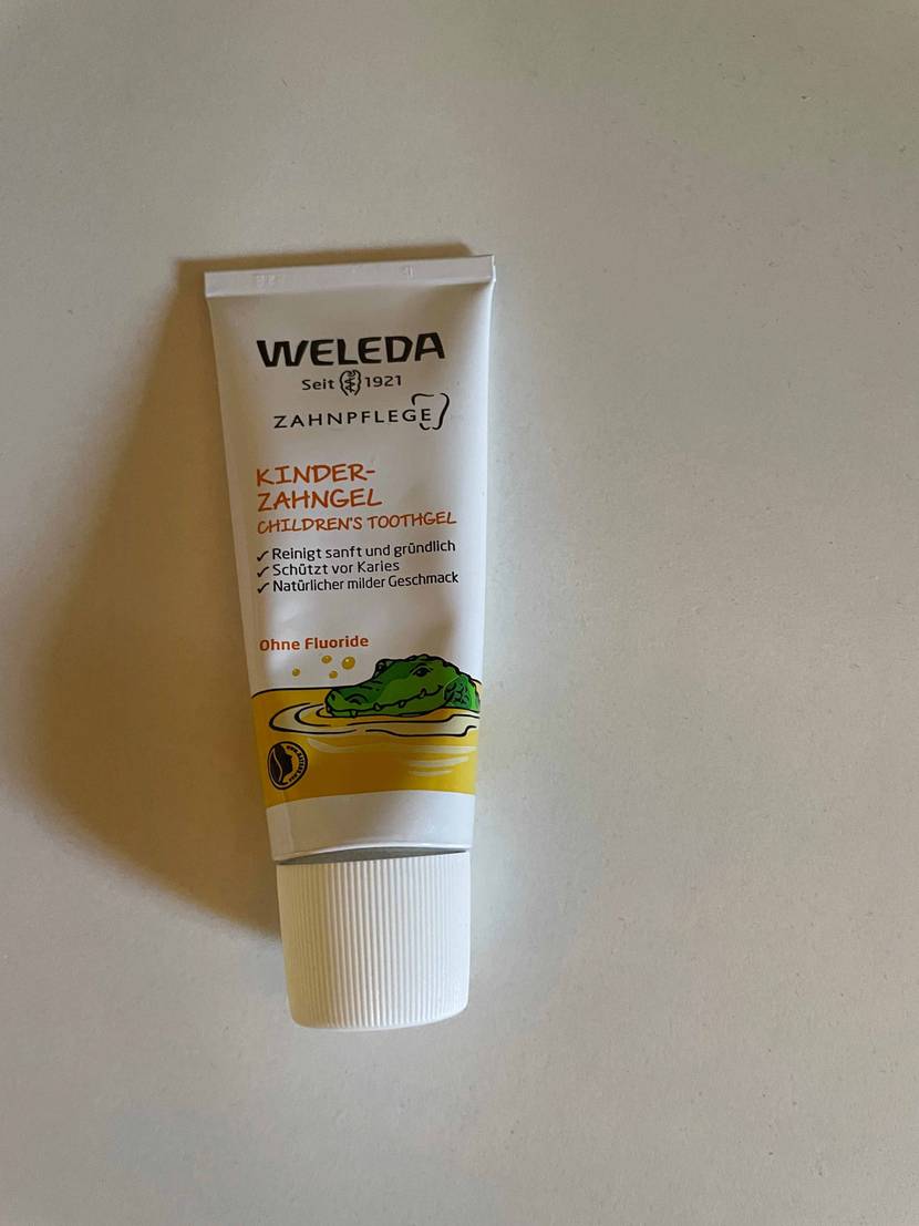 Zahnpasta von Weleda Vorderseite.