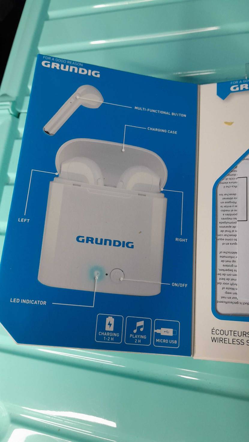 In-ear-noise-cancelling-Kopfhörer getestet: Verpackung von In-ear-noise-cancelling-Kopfhörer mit Blick auf die Beschreibung.