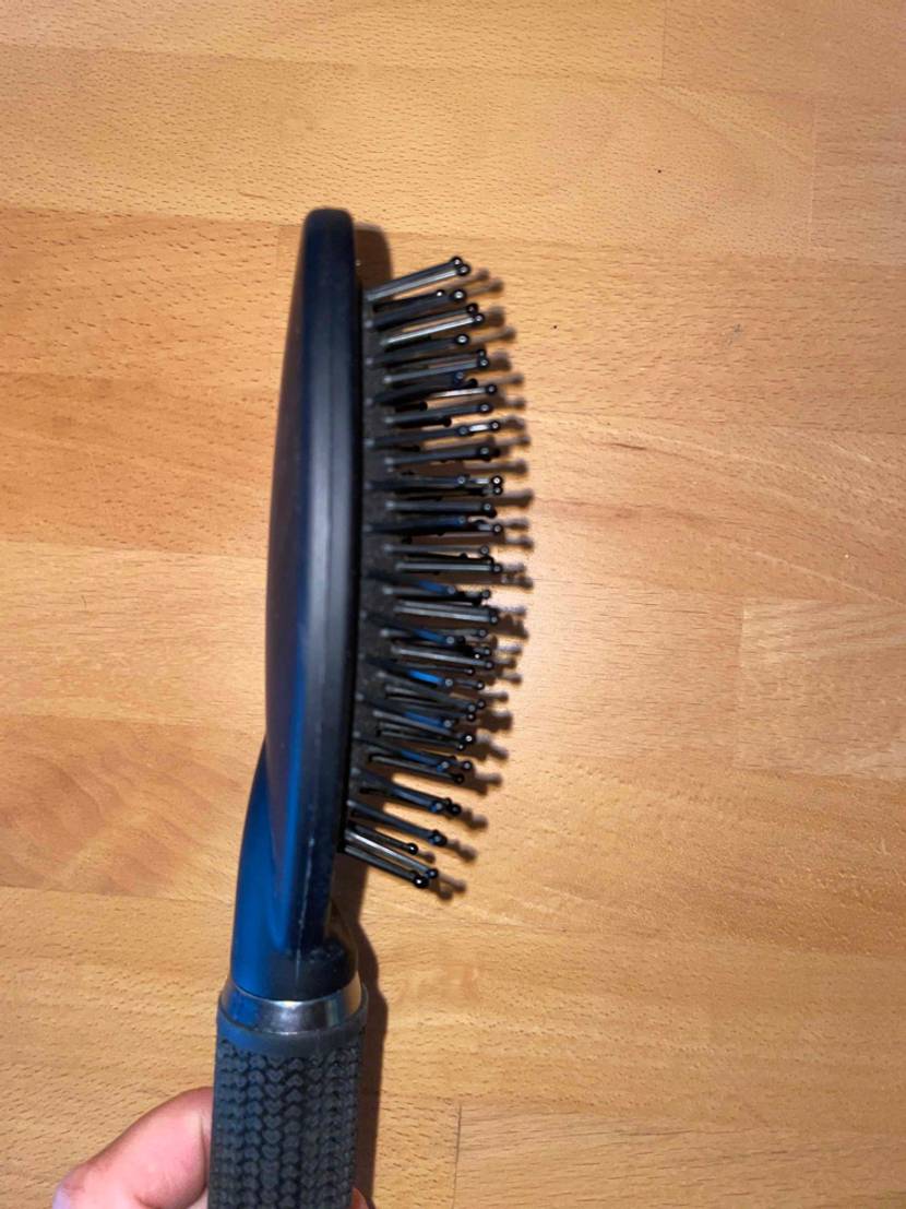 Haarbürste von der Seite.