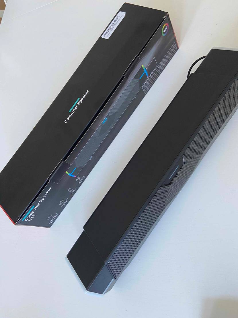 PC-Lautsprecher im Test: Originalverpackung liegt neben den PC-Lautsprecher