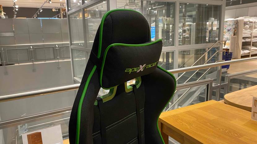 Gaming-Stuhl getestet: Nahaufnahme der Kopfstütze.