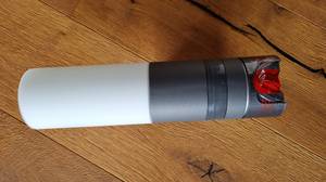 Lampe liegt auf dem Boden