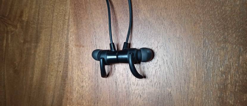 bluetooth-sportkopfhoerer-mit-band