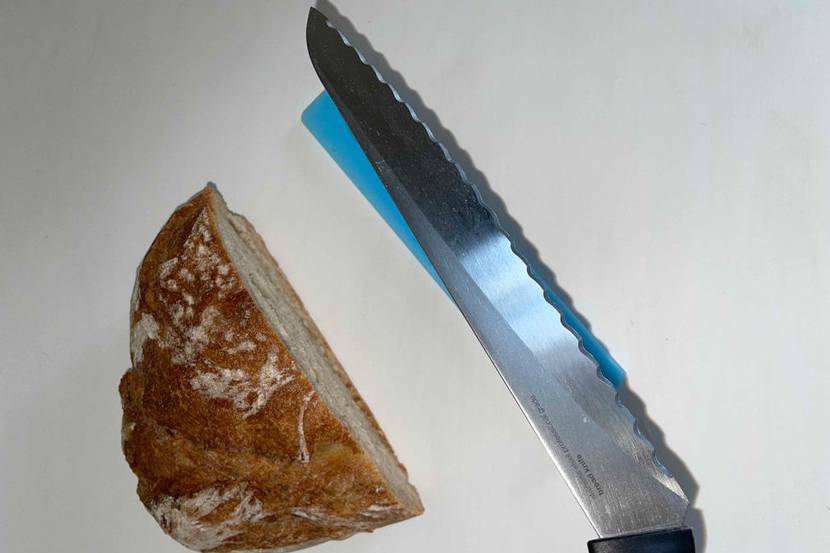brotmesser-brot-kruste