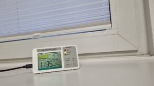 Auf der übersichtlichen Anzeige des CO2-Melders AirControl 5000 von Tfa können Sie die Werte bequem ablesen.