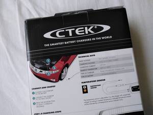 CTEK MXS 10 Verpackung liegt auf weißem Hintergrund