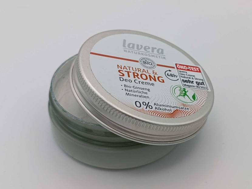 geöffnete deocreme