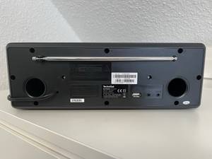 Das Modell 371 CD IR von Technisat mit integrierten Lautsprechern verfügt auch über eine Stabantenne.