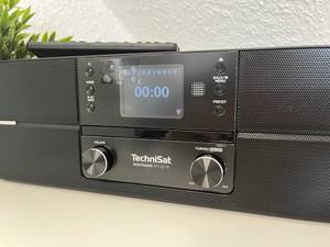 Das nutzerfreundliche Digitalradio mit CD-Player 371 CD IR von Technisat ist besonders leicht zu bedienen.