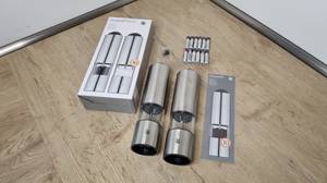 Die batteriebetriebenen Gewürzmühlen von Wmf können Sie in einem praktischen 2er-Set kaufen.