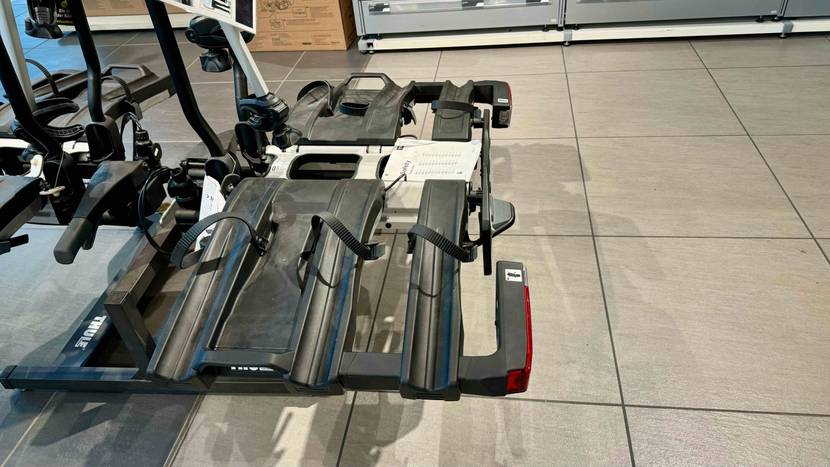 Fahrradträger-Anhängerkupplung getestet: Seitenansicht des Produktes.