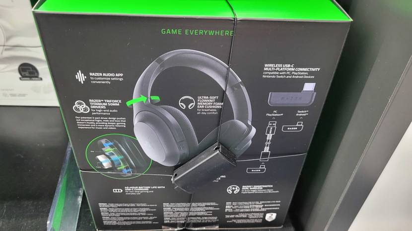 Rückseite der Originalverpackung eines getesteten Gaming Headsets.