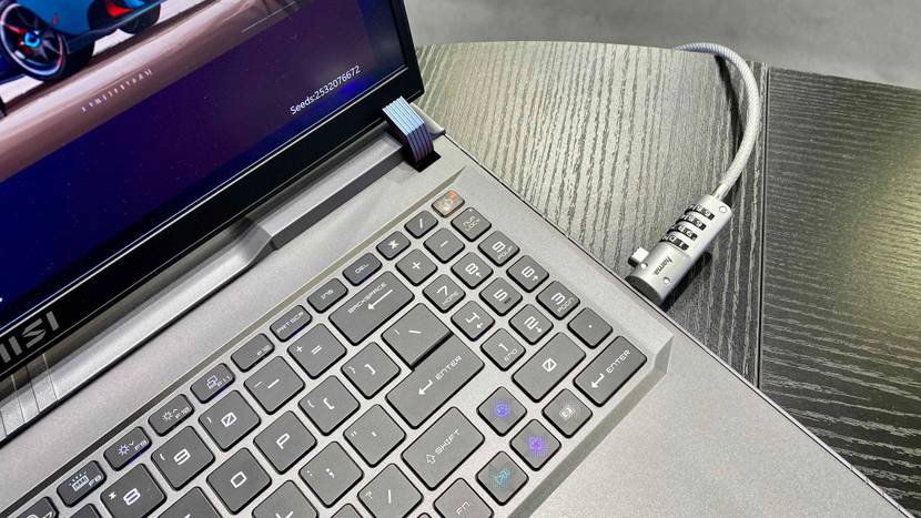Gaming Laptop im Test: Nahaufnahme des Ziffernblocks auf der Tastatur.