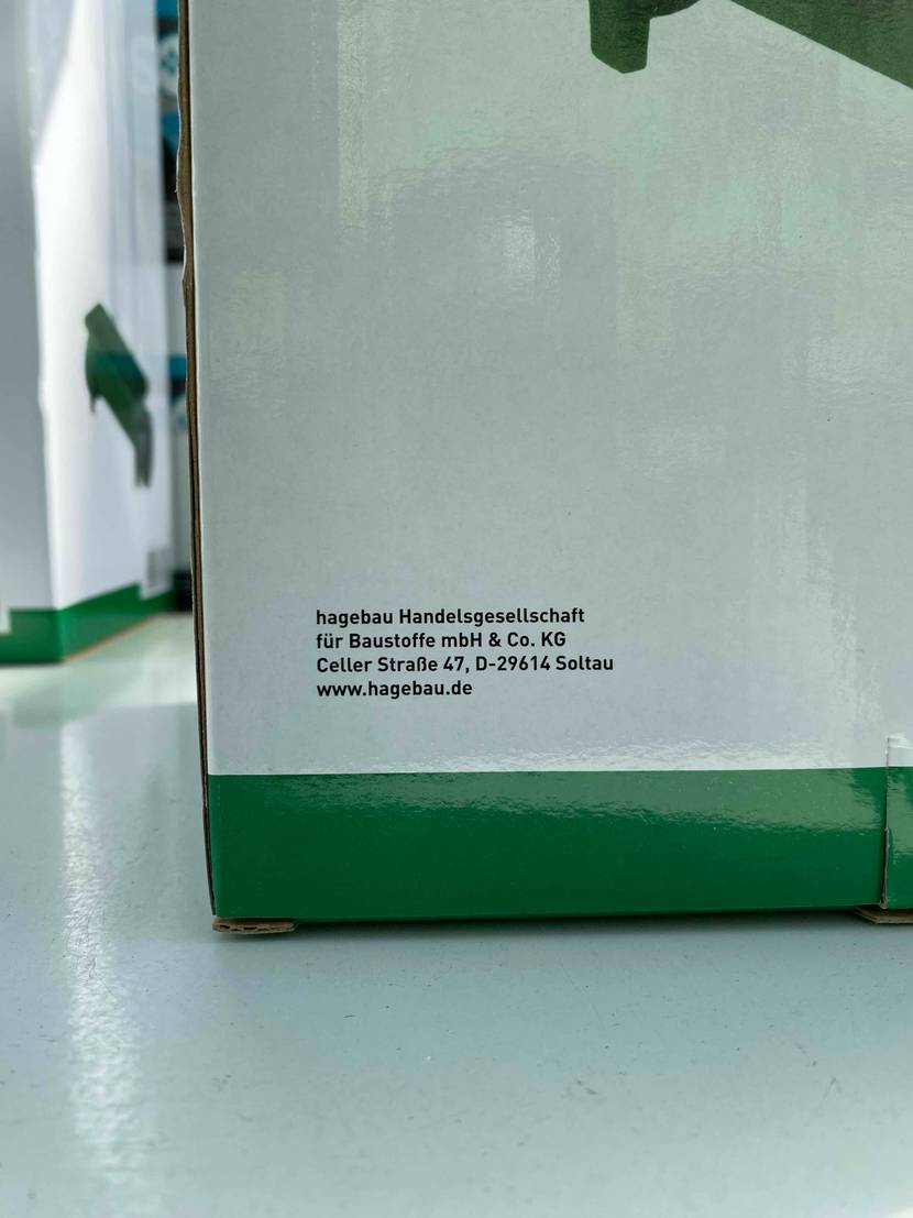 Streuwagen getestet: Nahaufnahme der Adresse des Herstellers auf der Verpackung.