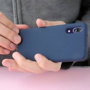 smartphone mit silikon-huelle