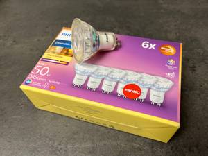 LED-Lampen stehen einzeln oder im Set zur Verfügung. Auf dem Bild: Philips-929002065733 mit GU10-Sockel.