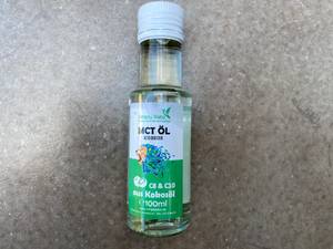 MC-Öl ist in Flaschen mit 100 bis zu 1.000 ml Flüssigkeit erhältlich.