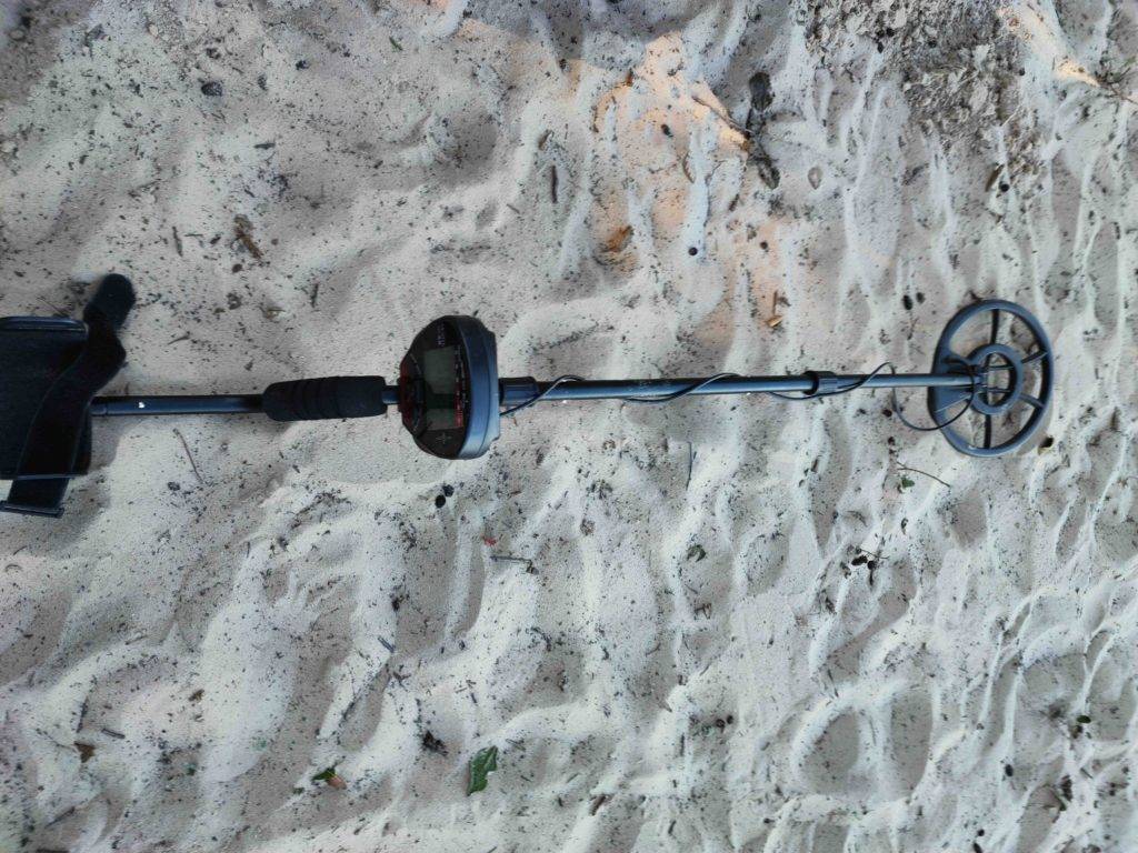 metalldetektor im sand