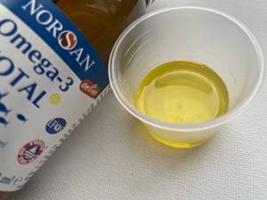 Mit dem Omega-3 Total Fischöl von Norsan nehmen Sie auch viel Vitamin E und D auf.