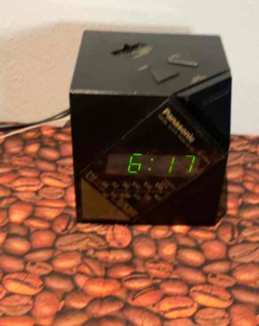 Radiowecker getestet: Detailansicht eines Radioweckers mit Blick auf das Display.