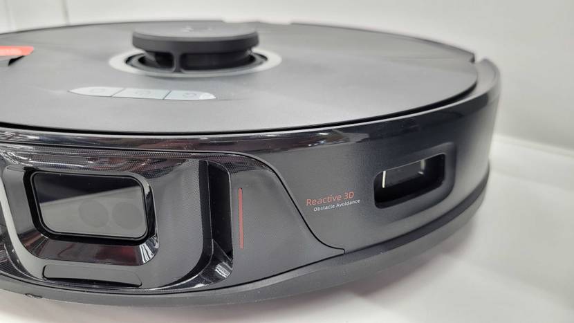 Saug-Wisch-Roboter getestet: Auf einem Gerät von Roborock steht das Model.