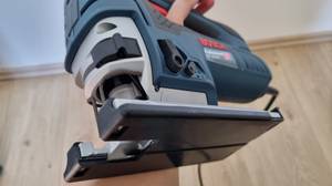 Bei der Stichsäge Professional GST 150 BCE von Bosch handelt es sich um ein strombetriebenes Modell.