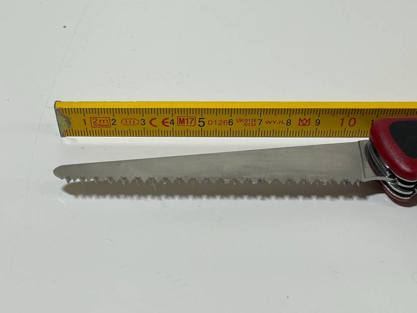 die Säge eines Taschenmessers