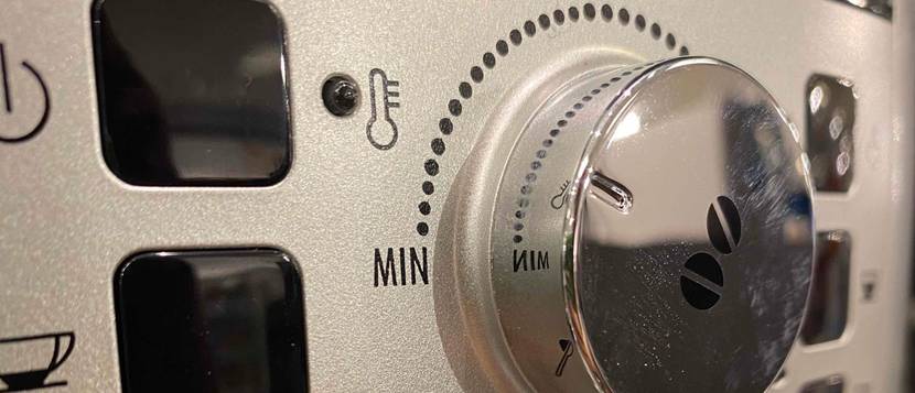 Kaffevollautomat Magnifica S der Marke Delonghi.