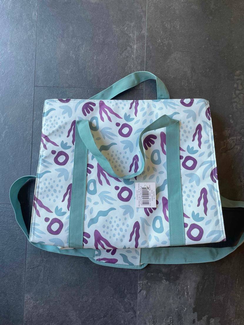 Kühltasche mit Schultergurt.